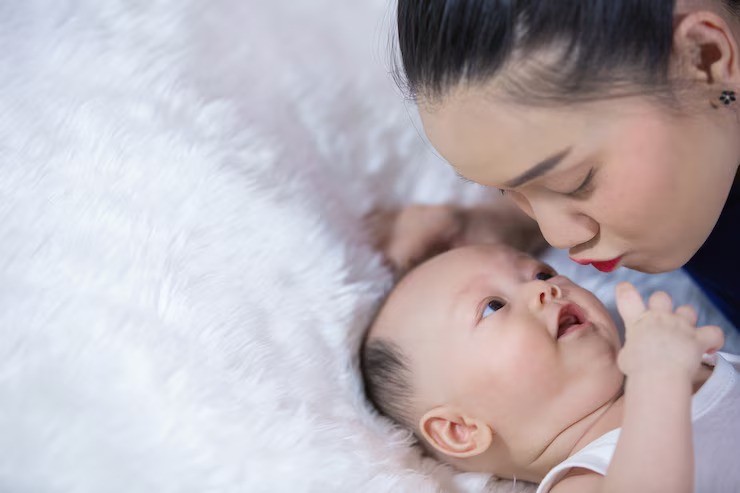 kenapa bayi rewel, kebiasaan orang tua yang bikin bayi tidak nyaman, bayi tidak suka diseka, bayi tidak suka dimandikan, tips mengatasi bayi menangis, hal yang membuat bayi marah